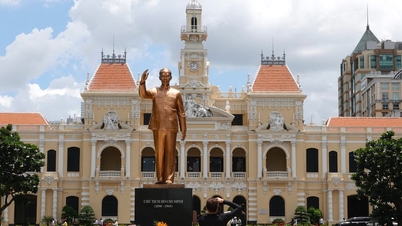 50 jaar Ho Chi Minh-stad: baanbrekende institutionele vernieuwingen, samen met de natie gegroeid.