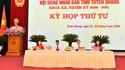 Pembukaan Sesi Keempat Majlis Rakyat Wilayah Tuyen Quang ke-20