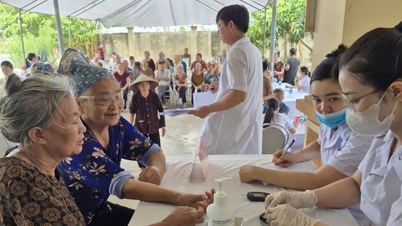 ジアビエン村は、優先対象グループに属する住民を対象とした無料健康診断プログラムを継続している。