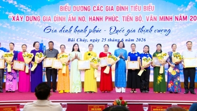 Uniunea Femeilor din cartierul Bai Chay sărbătorește cea de-a 25-a aniversare a Zilei Familiei Vietnameze.
