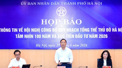 Hanoi Başkentinin 100 Yıllık Vizyonuyla Ana Planın Açıklanması ve 2026 Yılında Yatırımların Teşvik Edilmesi Konferansına yaklaşık 1200 delege katıldı.