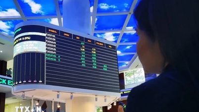 VN-Index quay đầu giảm gần 15 điểm khi nhóm cổ phiếu lớn suy yếu