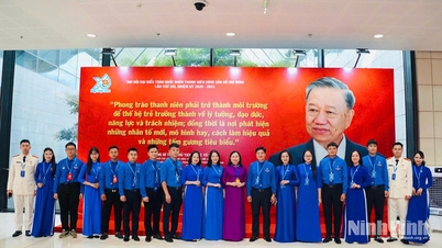 សមមិត្ត ឌិញ ធី ឡៅ អនុលេខាគណៈកម្មាធិការបក្សខេត្ត និងជាប្រធានគណៈកម្មាធិការរណសិរ្សមាតុភូមិវៀតណាមខេត្ត បានចូលរួមសម័យប្រជុំដ៏ឱឡារិកនៃសមាជជាតិលើកទី ១៣ នៃសហភាពយុវជនកុម្មុយនិស្តហូជីមិញ។