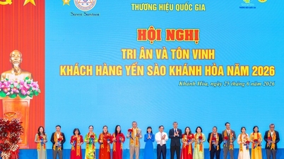Donerar 200 miljoner VND till Khanh Hoa Charity Fund och uttrycker tacksamhet till många Bird's Nest-kunder.