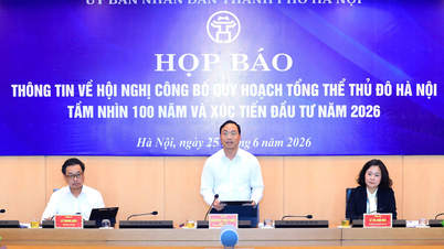 ប្រជាជនអាចទៅទស្សនាផែនការ 100 ឆ្នាំនៃរដ្ឋធានីហាណូយនៅសារមន្ទីរហាណូយ។