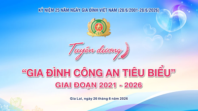 Tidningar och radio-/tv-stationer i Gia Lai livesände ceremonin för att hedra framstående polisfamiljer under perioden 2021-2026.