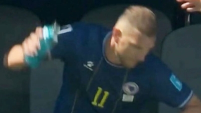 Edin Dzeko verlor nach seiner Auswechslung beim 3:1-Sieg gegen Katar die Beherrschung und warf eine Wasserflasche.