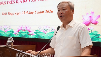 Het hoofd van het partijcomité en het lokale bestuur van de gemeente Thai Thuy hebben elkaar ontmoet en een dialoog met de bevolking gevoerd.