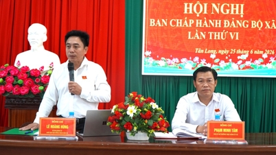 Tan Long Commune: Sixth Meeting of the Commune Party Committee