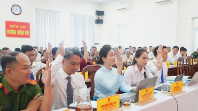 Consiliul Popular al districtului Quang Phu a aprobat planul de reorganizare a grupurilor rezidențiale.