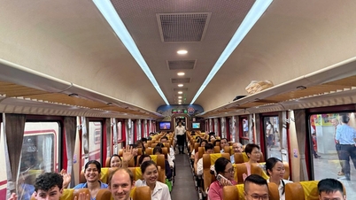 El servicio de tren que conecta las dos instalaciones del Hospital Bach Mai ha comenzado oficialmente a funcionar.