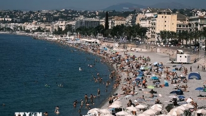 La vita è stata completamente sconvolta da un'ondata di caldo da record.