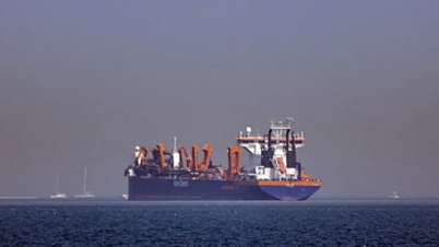 Die USA beschuldigen Iran des Beschusses eines Frachtschiffs; die UN verschiebt Eskortpläne durch Hormuz.