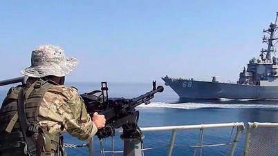 Iran memperketatkan kawalan ke atas Selat Hormuz, memberi amaran kepada kapal-kapal supaya tidak menyimpang dari laluan yang ditetapkan.