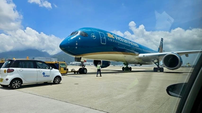 A Vietnam Airlines plane bound for Shanghai had to make an emergency landing in Hong Kong.
