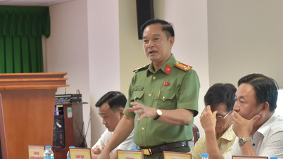 Polisi Dong Thap memberikan informasi terkait kasus ratusan orang dirawat di rumah sakit setelah mengonsumsi roti.