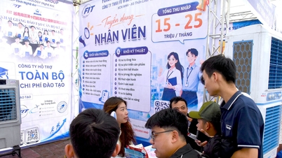 Hơn 20 doanh nghiệp tuyển dụng sinh viên tại lễ bế giảng của Trường Đại học Sư phạm kỹ thuật Vinh
