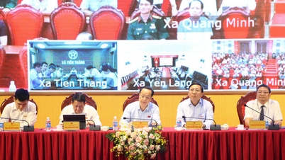 Naib Pengerusi Tetap Majlis Rakyat Bandar Hanoi telah bertemu dengan pengundi dari 4 komun.