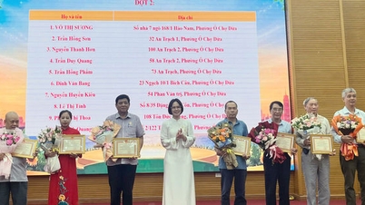 O Cho Dua Ward: Memuji 63 keluarga budaya yang teladan.