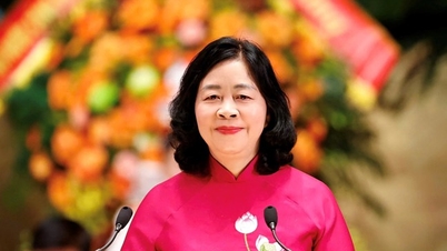 Die Vorsitzende Bui Thi Minh Hoai sandte anlässlich der großen Zeremonie zum Gedenken an die Gründung des Hoa Hao Buddhismus ein Glückwunschschreiben.
