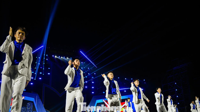 Choáng ngợp sân khấu concert Thanh xuân