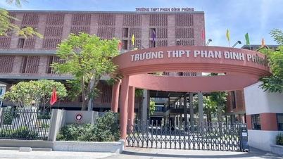 Provinsi Ha Tinh berencana meningkatkan kuota penerimaan siswa kelas 10 setelah kontroversi mengenai siswa dengan nilai 8 poin per mata pelajaran yang masih berisiko gagal dalam ujian masuk.