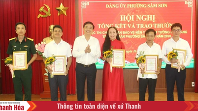 លោក Sam Son Ward ប្រគល់រង្វាន់សម្រាប់ការប្រកួតអត្ថាធិប្បាយនយោបាយស្តីពីការការពារគ្រឹះមនោគមវិជ្ជារបស់គណបក្ស។
