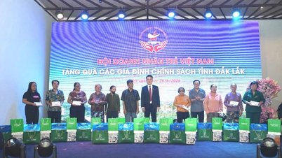 Vietnam Genç Girişimciler Derneği, "Şükran Yolculuğu - Umudu Aydınlatmak" 2026 kampanyasını başlatıyor.