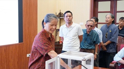 Xã Quang Minh tổ chức bốc thăm giao đất dịch vụ đợt 9 cho 40 hộ dân