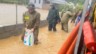 カオバン：バンザン川の水位が急速に上昇し、多くの地域で深刻な浸水被害が発生している。