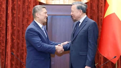 Úřadující ministr amerického námořnictva Hung Cao se podělil o své myšlenky po své cestě do Vietnamu.