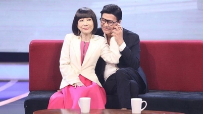 人民芸術家のタン・ディエンは、有名な妻を「口説いた」経緯を語る。彼はある時、思いがけない行動をとったために、妻に痛いほど噛まれたことがある。