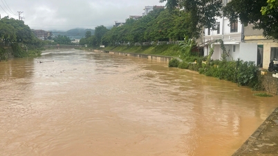 Nước lũ sông Bằng, sông Hiến rút -  người dân tập trung khắc phục hậu quả - Báo Cao Bằng điện tử