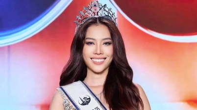 Notícias do mundo do entretenimento 24 horas por dia: Nam Em retorna oficialmente ao showbiz, família de Ho Ngoc Ha aproveita férias de verão em Singapura.
