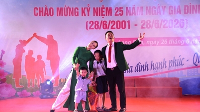 Umělecký program k oslavě 25. výročí Dne vietnamské rodiny.