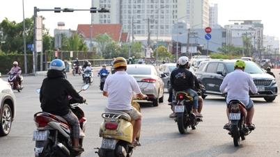 Vejrudsigt for Ho Chi Minh City for 27. juni: Solrigt med temperaturer op til 35°C, regn sidst på eftermiddagen/aftenen.