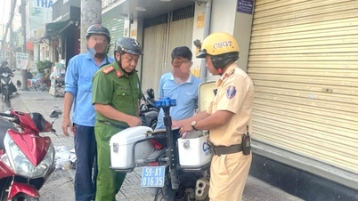 ตำรวจจราจรตรวจพบการฝ่าฝืนกฎจราจรจำนวนมากในสถานที่ก่อสร้างแห่งหนึ่งในนครโฮจิมินห์