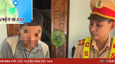 Un șofer de camion a fost amendat cu 19 milioane de VND și i s-a suspendat permisul de conducere timp de două luni pentru că a traversat o trecere la nivel cu calea ferată în timp ce bariera era coborâtă.