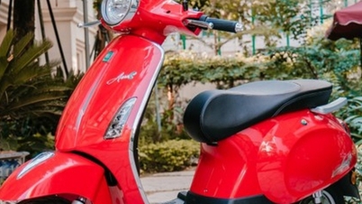 Az olyan elektromos motorok, amelyekhez nem szükséges jogosítvány, mindössze 15,5 millió VND-tól kezdődően kaphatók, és egy feltöltéssel akár 165 km-es hatótávolságot is kínálnak, tökéletesek 18 év alatti diákok számára.