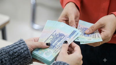 Banyak pejabat di Quang Ngai yang belum mengembalikan uang tunjangan sebesar 25 juta VND setelah dipindahkan ke posisi lain atau mengundurkan diri sebelum waktunya.