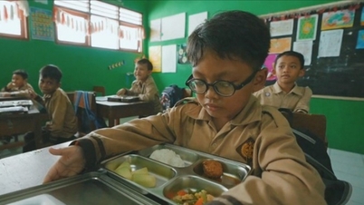 Indonesia mengirim auditor independen untuk mengawasi proyek makan siang sekolah.