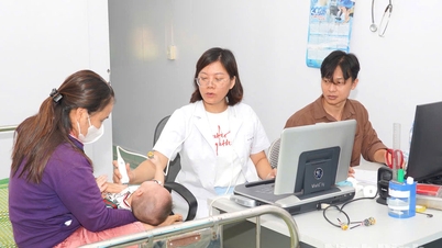 600 Kinder aus den Gemeinden Giao Hoa, Giao Thuy und Giao Binh erhielten kostenlose Vorsorgeuntersuchungen und Untersuchungen auf Herz-Kreislauf-Erkrankungen.