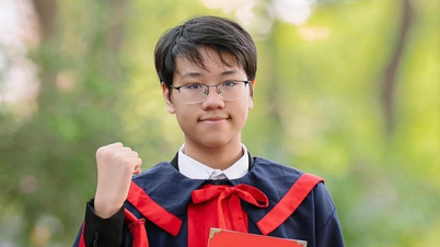 Zelfstudie helpt een mannelijke student uit Hanoi om toegelaten te worden tot 3 gespecialiseerde middelbare scholen.