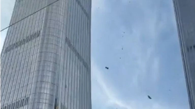 Video viser fly styrte ned i 109-etagers bygning i Kina.