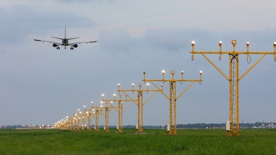 Welche Regeln befolgen Flugzeuge bei der Vermeidung von Begegnungen im vietnamesischen Luftraum?