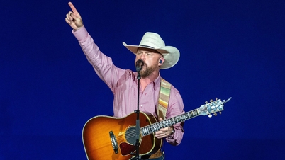 Cody Johnson abre um novo capítulo em sua carreira com o álbum "Banks of the Trinity".
