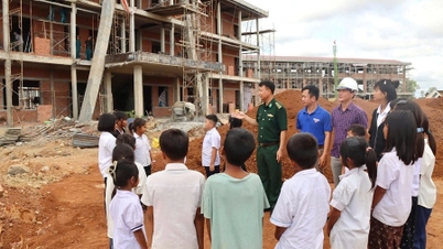 Los estudiantes de las zonas fronterizas esperan con ilusión su nueva escuela.