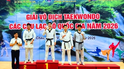 Quang Ninh Taekwondo remporte la médaille d'or.