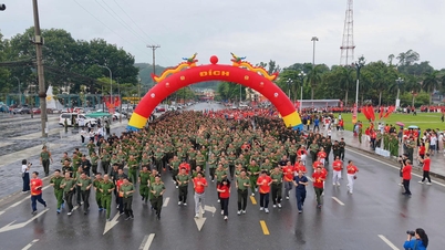 Více než 53 000 lidí v provincii Lao Cai se zúčastnilo běhu s odhodláním vybudovat obce a obvody bez drog.