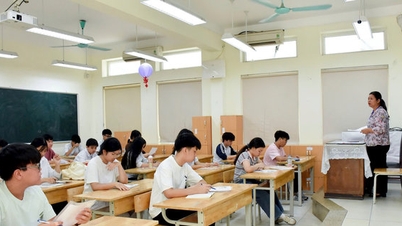 Que doivent garder à l'esprit les élèves en attendant les admissions complémentaires en 10e année ?